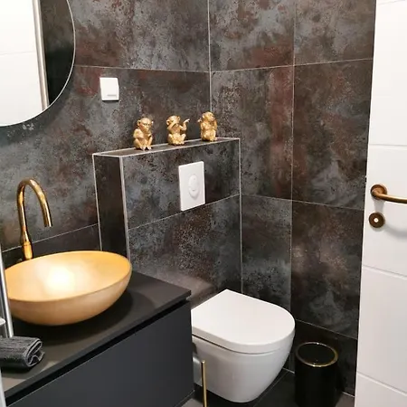 アパート Litore プーラ